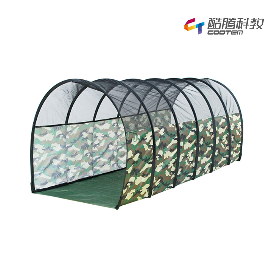 绿色迷彩拱形隧道
